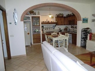 Trilocale in Vendita a Capannoli, 145'000€, 80 m², con Box