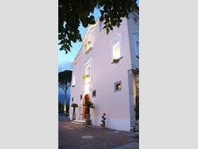 Attività commerciale in Affitto a San Salvatore Telesino, 4'000€, 16800 m², arredato