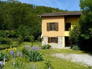 Villa in Vendita a Castel di Casio, 165'000€, 240 m², arredato