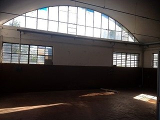 Capannone in Affitto a Bologna, zona Borgo Panigale, 1'000€, 250 m²