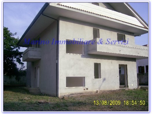 Casa Indipendente in Vendita a Pastorano, 150'000€