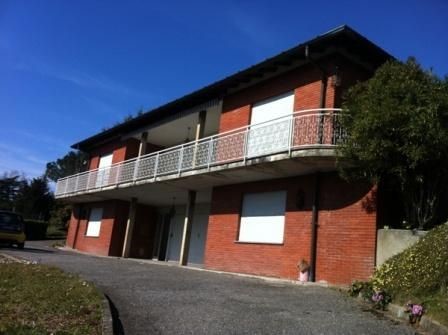 Villa in Vendita a Montano Lucino, 700'000&euro;, 650 m²