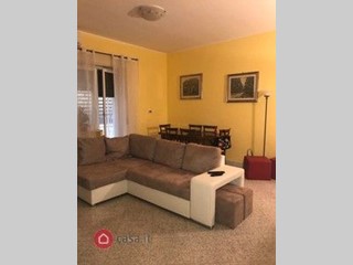 Appartamento in Vendita a Oriolo Romano, 130'000€, 90 m², con Box