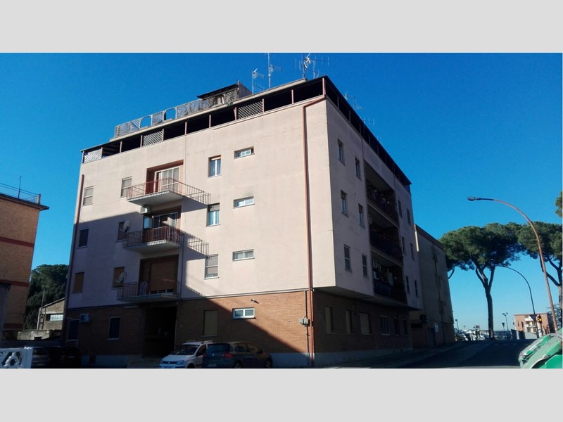 Trilocale in Vendita a Latina, zona Via Dell'Olmo , 95'000€, 90 m²