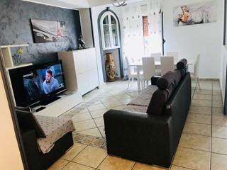 Quadrilocale in Vendita a Tropea, zona via iannello, 180€, 120 m², arredato