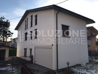 Trilocale in Vendita a Alzano Lombardo, 80'000€, 100 m²