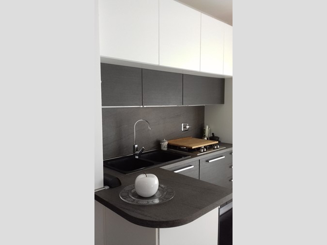 Bilocale in Vendita a Pomezia, zona via A. Starrabba di Rudinì 12, 140'000€, 48 m²