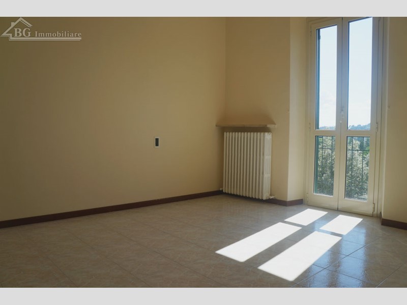 Trilocale in Affitto a Perugia, zona Santa Lucia, 400€, 60 m²