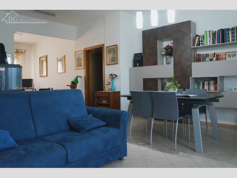 Appartamento in Vendita a Perugia, zona San Martino in Colle, 140'000€, 130 m²