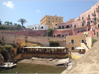 Appartamento in Vendita a Ventotene, 380'000€, 120 m², arredato