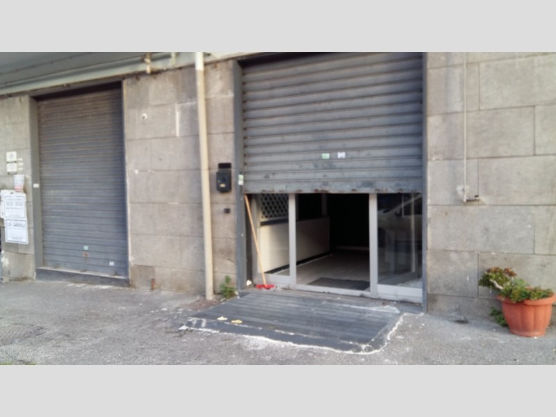 Immobile commerciale in Affitto a Napoli, zona Loggetta, 600€, 33 m²
