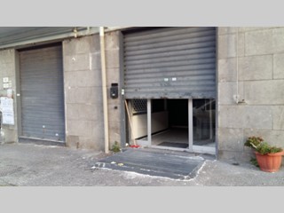Immobile commerciale in Affitto a Napoli, zona Loggetta, 600€, 33 m²