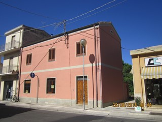 Casa Indipendente in Vendita a San Gavino Monreale, zona Via Roma, 250'000€, 200 m²