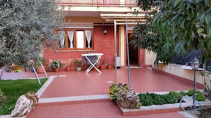 Trilocale in Vendita a Ladispoli, zona Marina di Palo, 265'000€, 90 m²