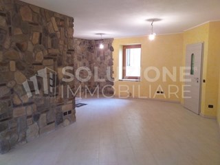 Villa bifamiliare in Vendita a Pradalunga, 235'000€, 187 m²