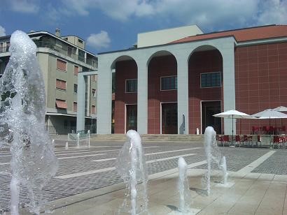 Negozio in Vendita a Nembro, 550'000€, 200 m²