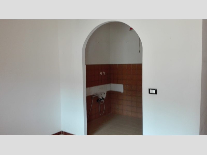 Trilocale in Vendita a Torino, zona Bussoleno , 70'000€, 80 m²