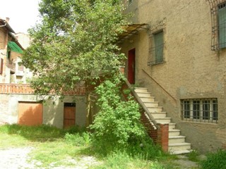 Appartamento in Vendita a Castiglione del Lago, zona Pozzuolo Umbro, 60'000€, 120 m², con Box