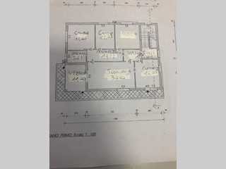 Appartamento in Vendita a Treviso, zona San Pelaio, 140'000€, 170 m², con Box