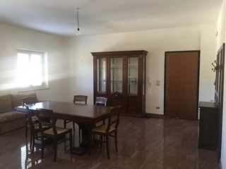 Appartamento in Vendita a Reggio Calabria, zona Gallico superiore, 120'000€, 147 m²