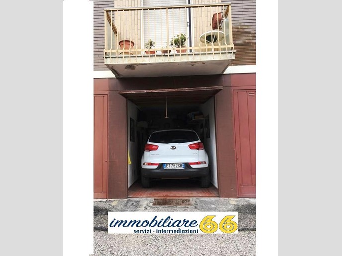 Mansarda in Affitto a Como, zona breccia, 75'000€, 42 m²