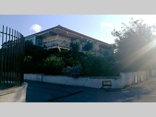 Villa bifamiliare in Vendita a Palermo, zona via evangelista di blasi 98/A, 248'000€, 120 m²