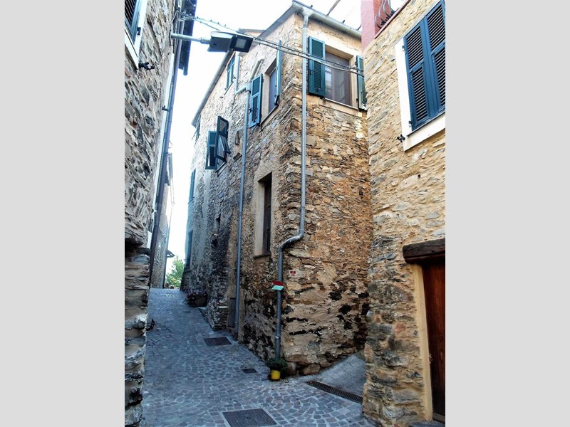 Rustico in Vendita a Garlenda, zona Castelli, 70'000€, 55 m², arredato