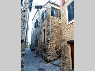 Rustico in Vendita a Garlenda, zona Castelli, 70'000€, 55 m², arredato