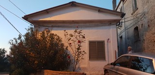 Casale in Vendita a Vibo Valentia, zona vena media, 35'000€, 75 m², arredato