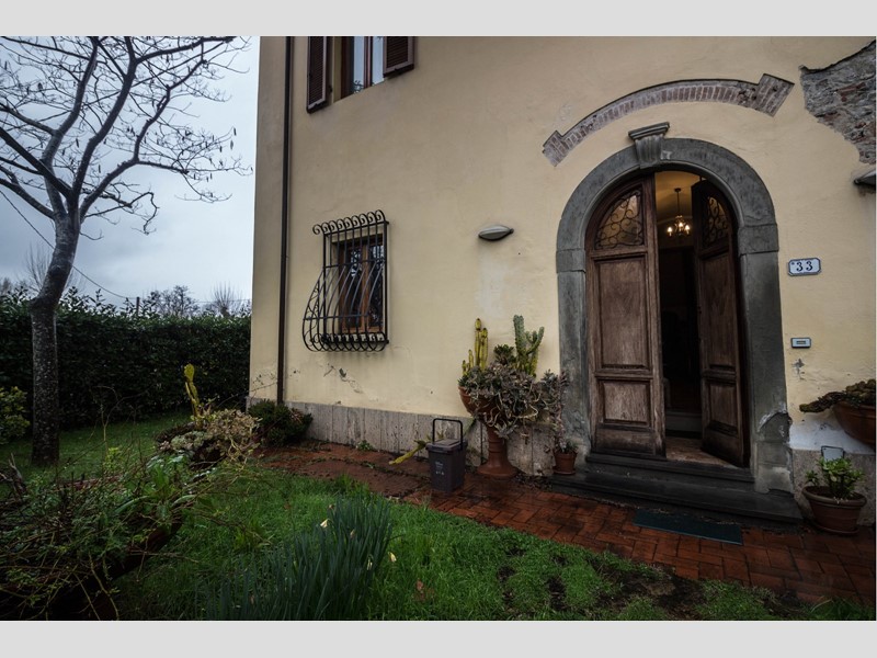 Villa in Vendita a Viareggio, zona TORRE DEL LAGO - La bufalina, 200'000€, 100 m²