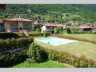 Trilocale in Vendita a Tremezzina, 80 m², arredato, con Box