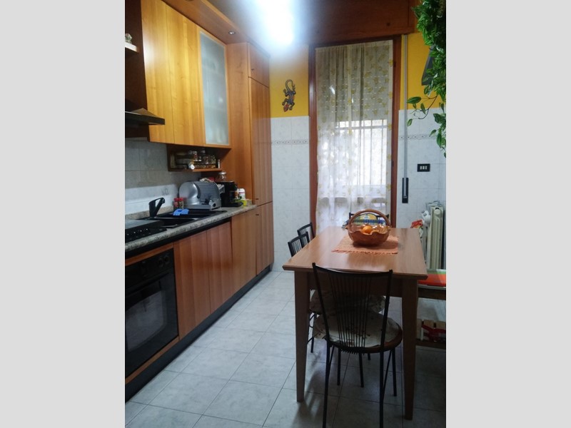 Trilocale in Vendita a Nova Milanese, zona San Giuseppe, 155'000€, 85 m²