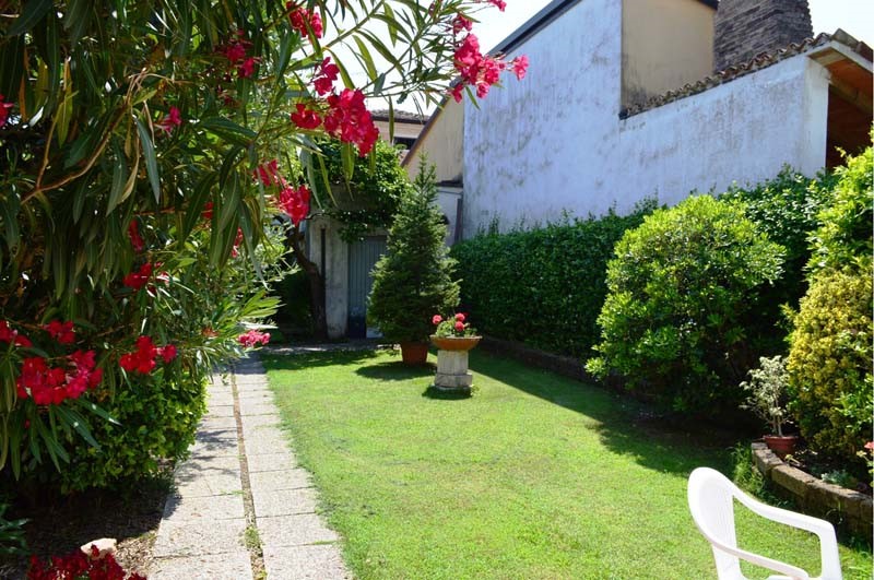 Villa in Affitto a Asola, zona centro storico, 600€, 156 m², con Box