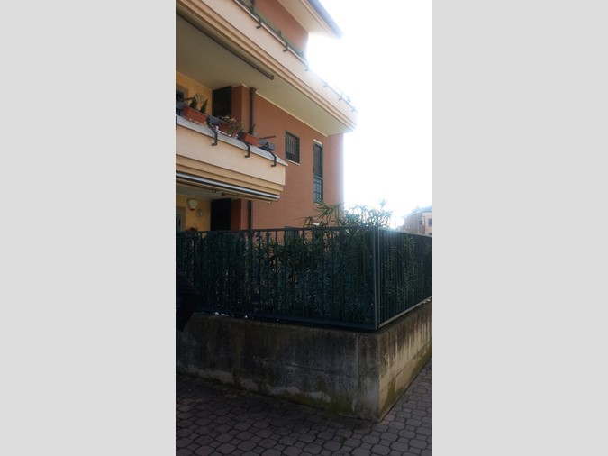 Trilocale in Vendita a Albano Laziale, zona Pavona, 165'000€, 70 m², con Box