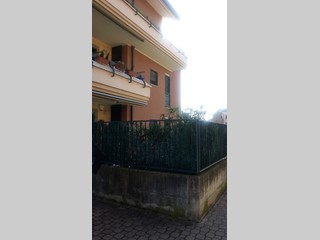 Trilocale in Vendita a Albano Laziale, zona Pavona, 165'000€, 70 m², con Box