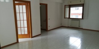 Appartamento in Vendita a Castelfidardo, zona Figuretta, 135'000€, 100 m², con Box