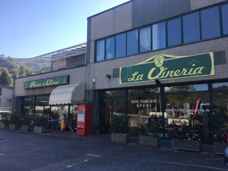 Immobile commerciale in Affitto a Borgo a Mozzano, 1'600€, 350 m², arredato