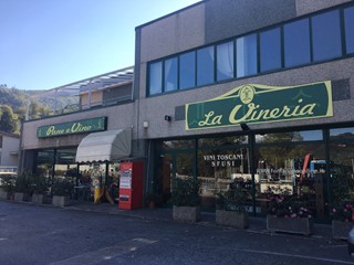 Immobile commerciale in Affitto a Borgo a Mozzano, 1'600€, 350 m², arredato