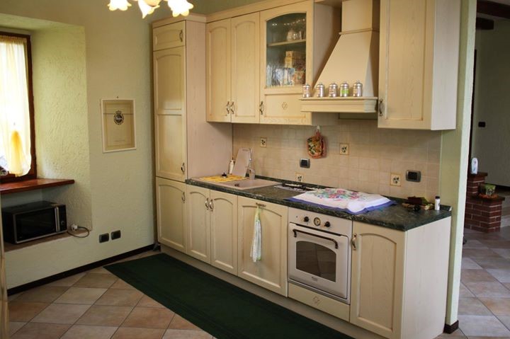 Casa di corte in Vendita a Riva di Solto, zona fraz. zorzino via principale, 110'000€, 116 m², arredato