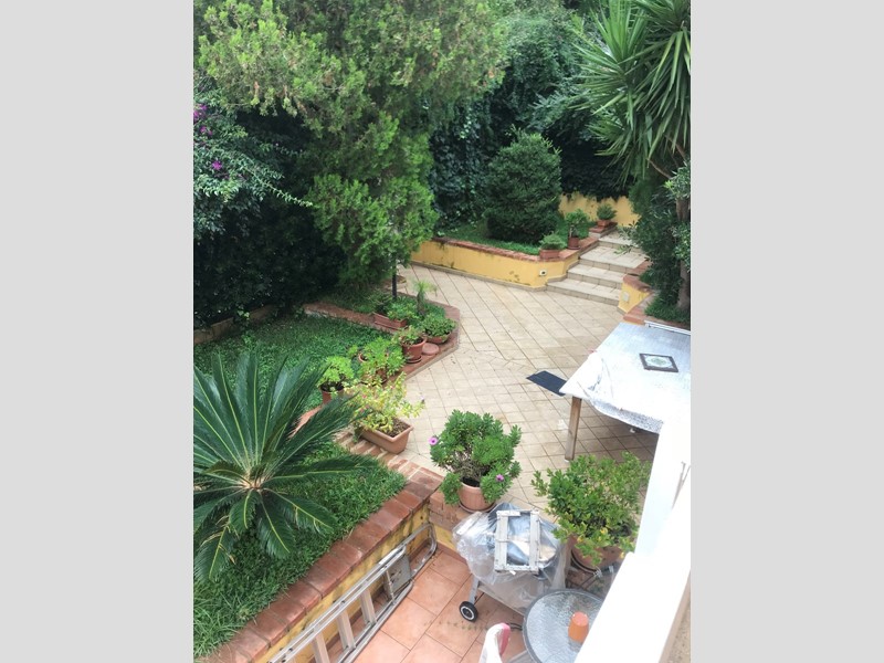 Villetta a schiera in Vendita a Palermo, zona Mondello, 270'000€, 85 m²