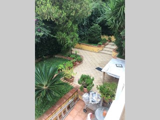 Villetta a schiera in Vendita a Palermo, zona Mondello, 270'000€, 85 m²