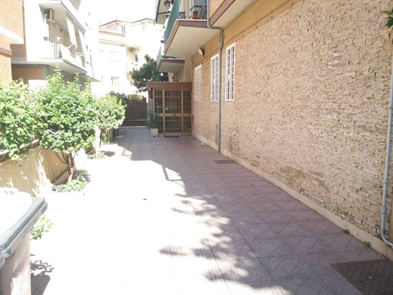 Trilocale in Vendita a Ciampino, 160'000&euro;, 85 m²