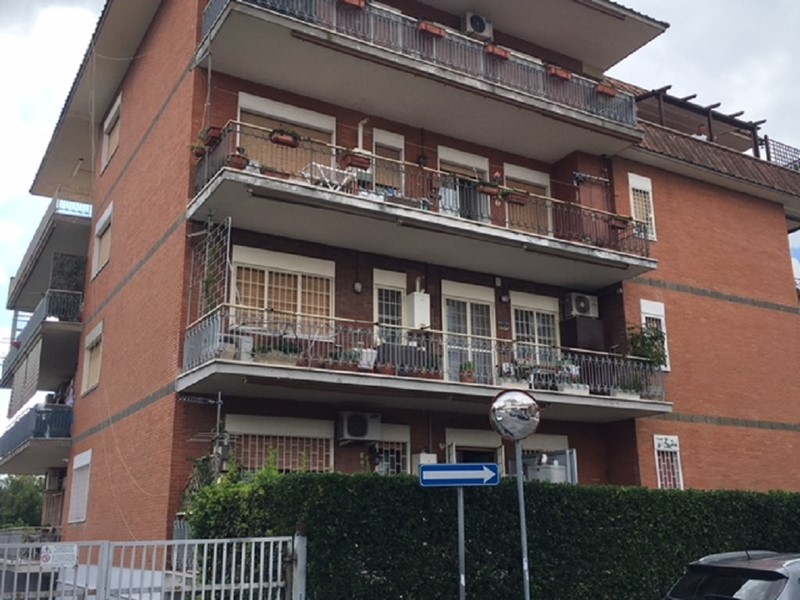Trilocale in Vendita a Ciampino, 180'000&euro;, 70 m², arredato