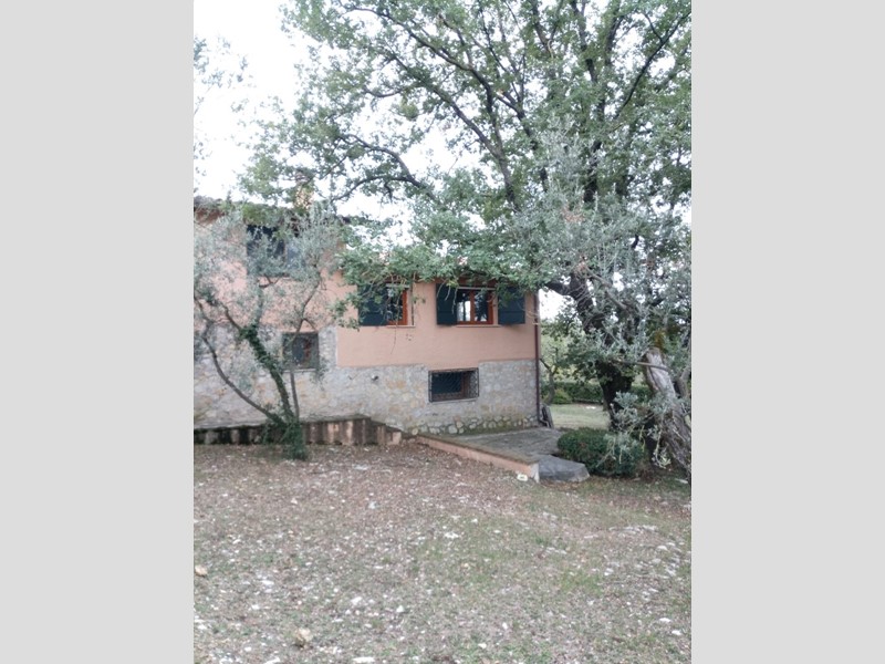 Villa in Vendita a Poggio Nativo, zona Casali di Poggio Nativo, 230'000&euro;, 150 m²