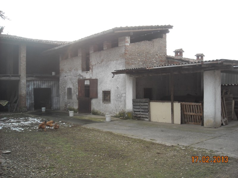 Cascina in Vendita a Cazzago San Martino, 200'000€, 300 m²