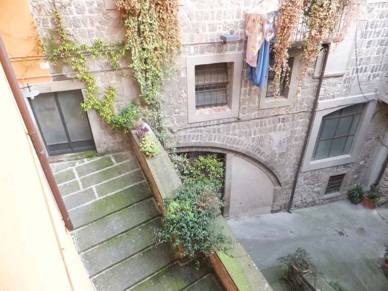 Quadrilocale in Vendita a Viterbo, zona centro storico, 70'000€, 45 m², arredato