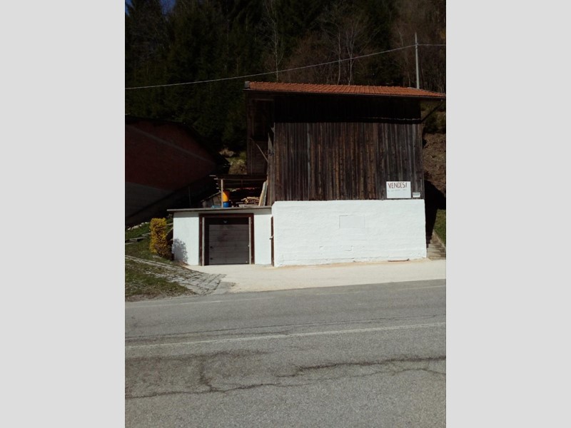 Rustico in Vendita a Pieve di Cadore, zona tai di cadore, 45'000€, 170 m², con Box