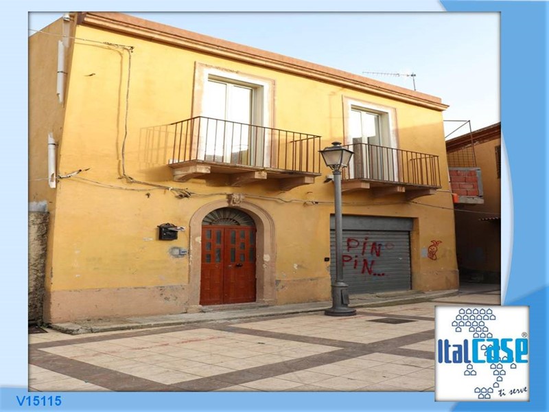 Casa Indipendente in Vendita a Messina, zona Sud, 99'000€, 130 m²