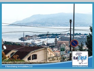 Trilocale in Vendita a Messina, zona Centro, 120'000€, 75 m²