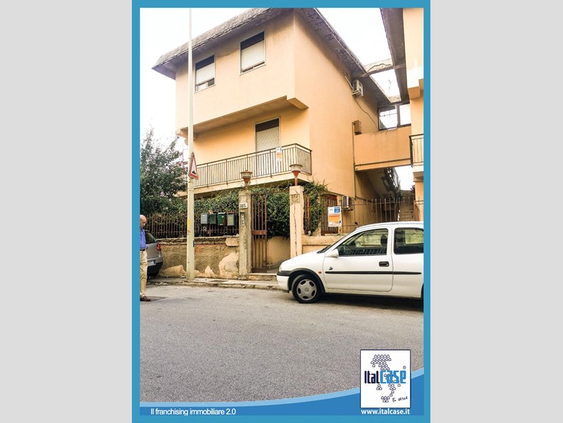 Trilocale in Vendita a Messina, zona Sud, 79'000€, 70 m²